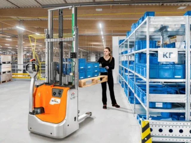 Xe Nâng Tay Cao Cũ Giá Tốt, Chất Lượng Cao Tại TCID