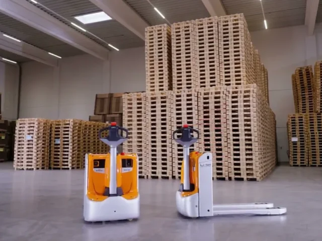 Đơn Vị Bán Xe Nâng Tay Cũ Giá Tốt Trên Thị Trường Hiện Nay